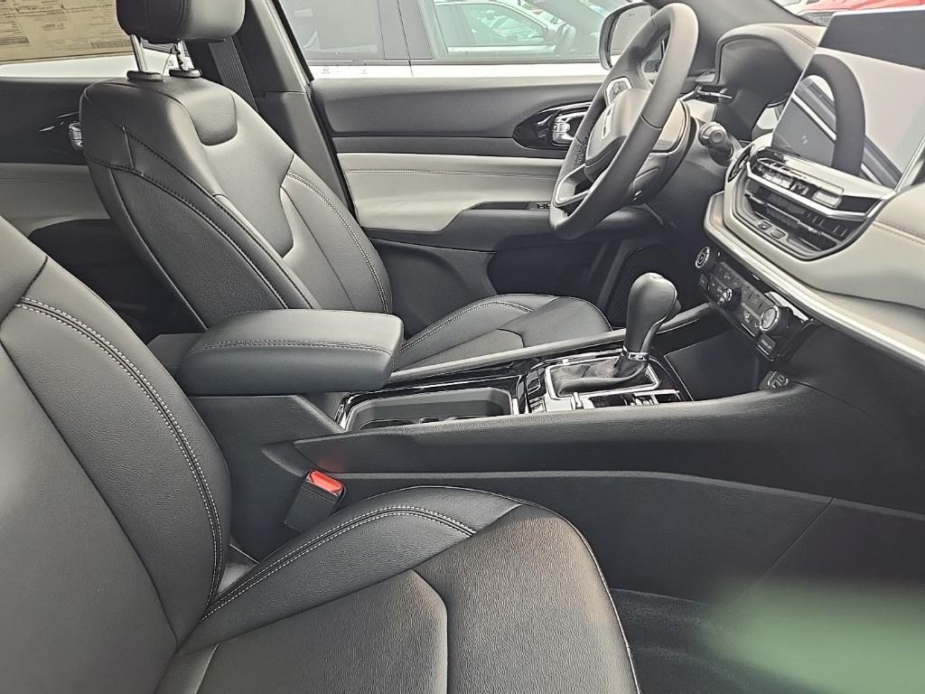 new 2025 Jeep Compass car, priced at $33,754