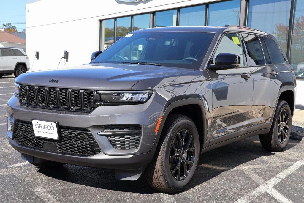 new 2024 Jeep Grand Cherokee car, priced at $40,914