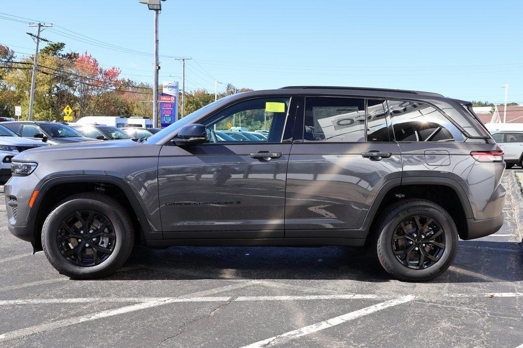 new 2024 Jeep Grand Cherokee car, priced at $40,914