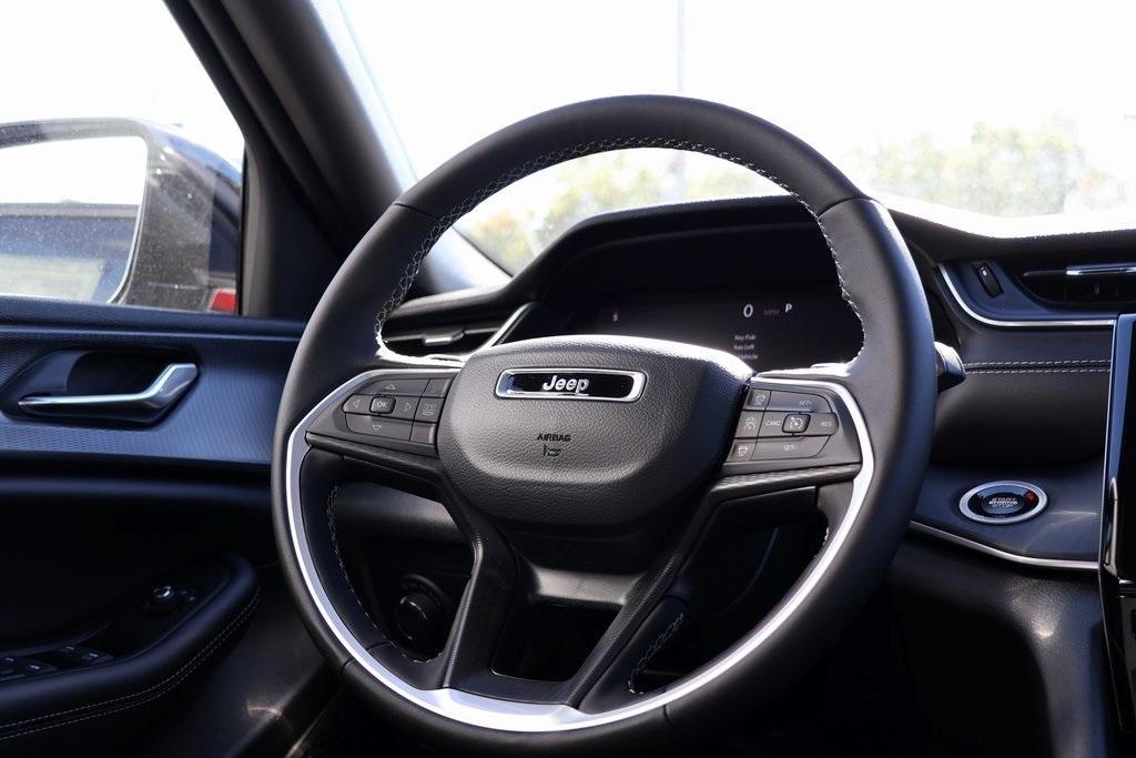 new 2024 Jeep Grand Cherokee car, priced at $40,914