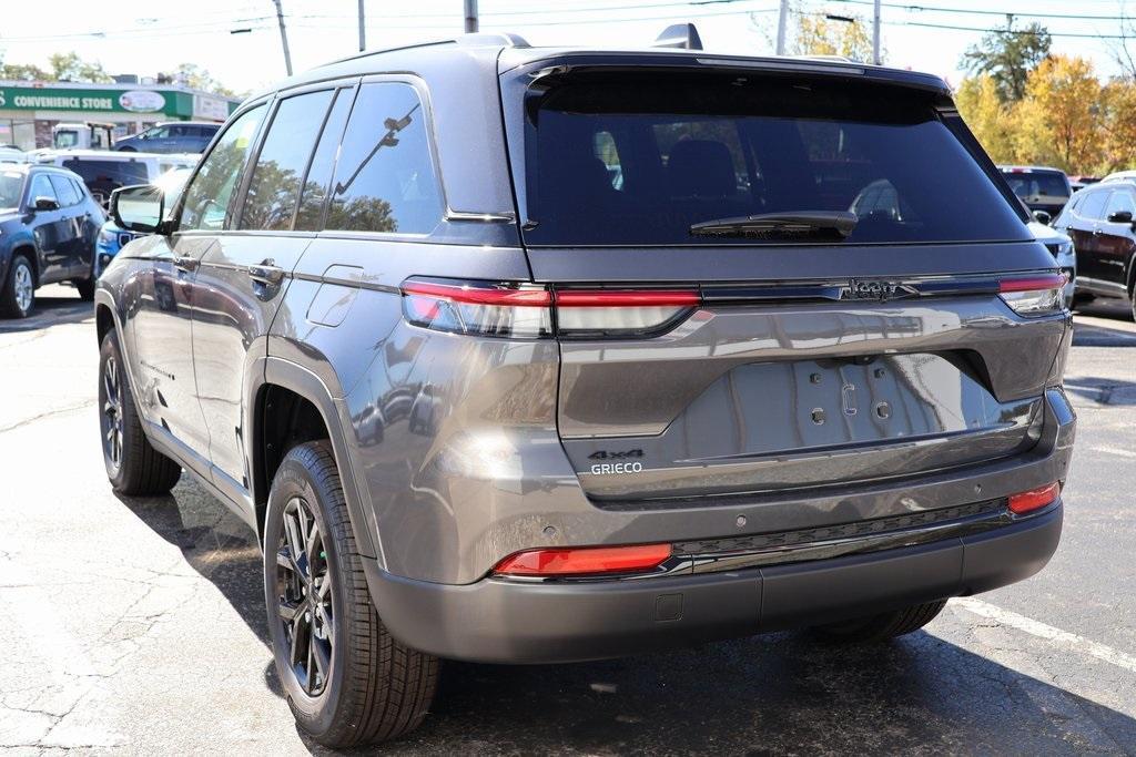 new 2024 Jeep Grand Cherokee car, priced at $40,914