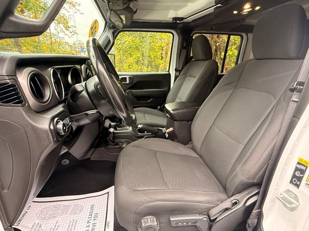 used 2022 Jeep Wrangler Unlimited car, priced at $26,404