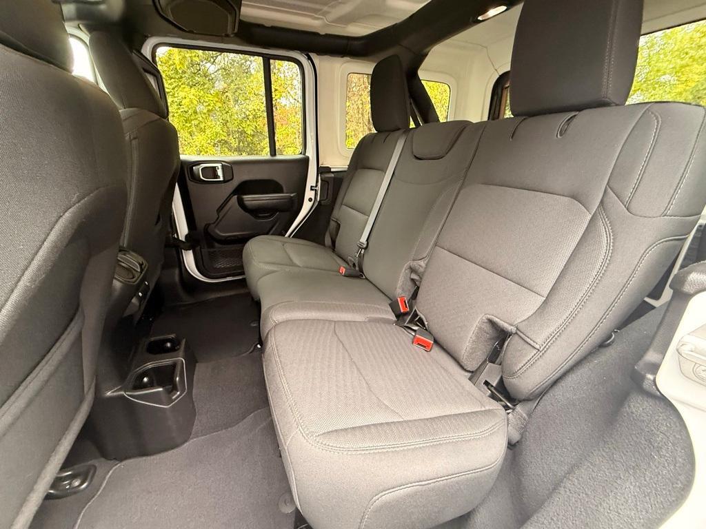 used 2022 Jeep Wrangler Unlimited car, priced at $26,404