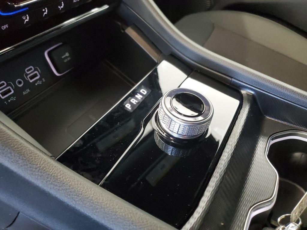 new 2025 Jeep Grand Cherokee car, priced at $35,620