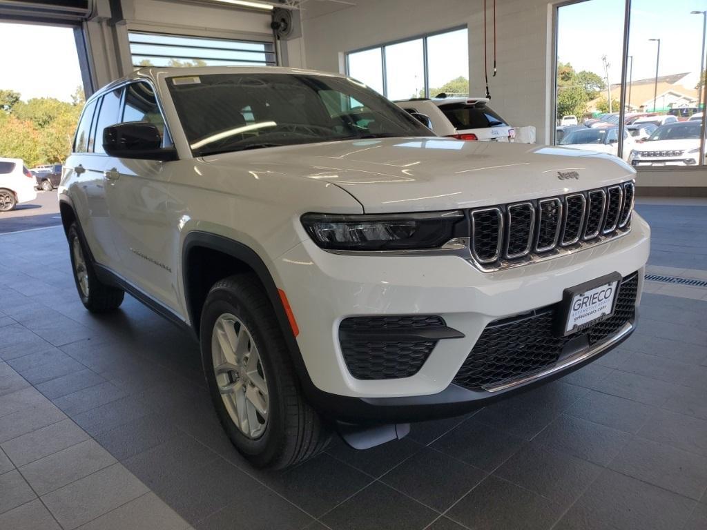 new 2025 Jeep Grand Cherokee car, priced at $35,620