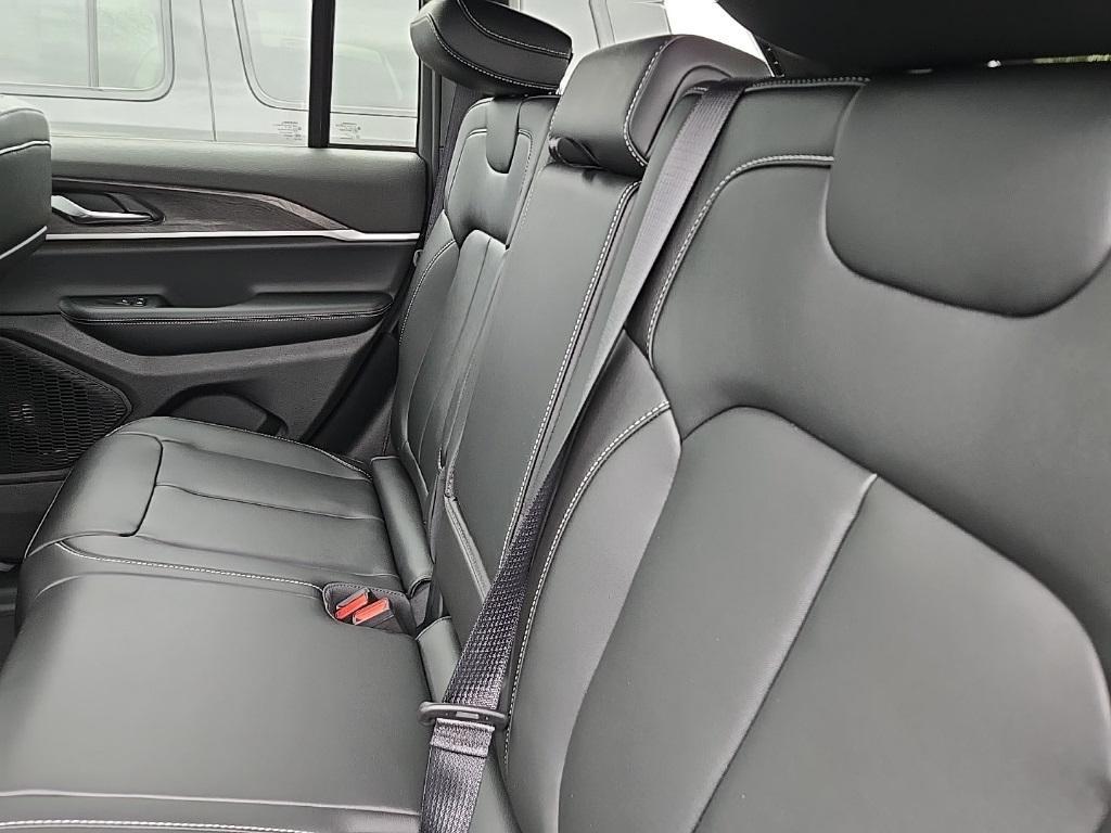 new 2025 Jeep Grand Cherokee car, priced at $46,879