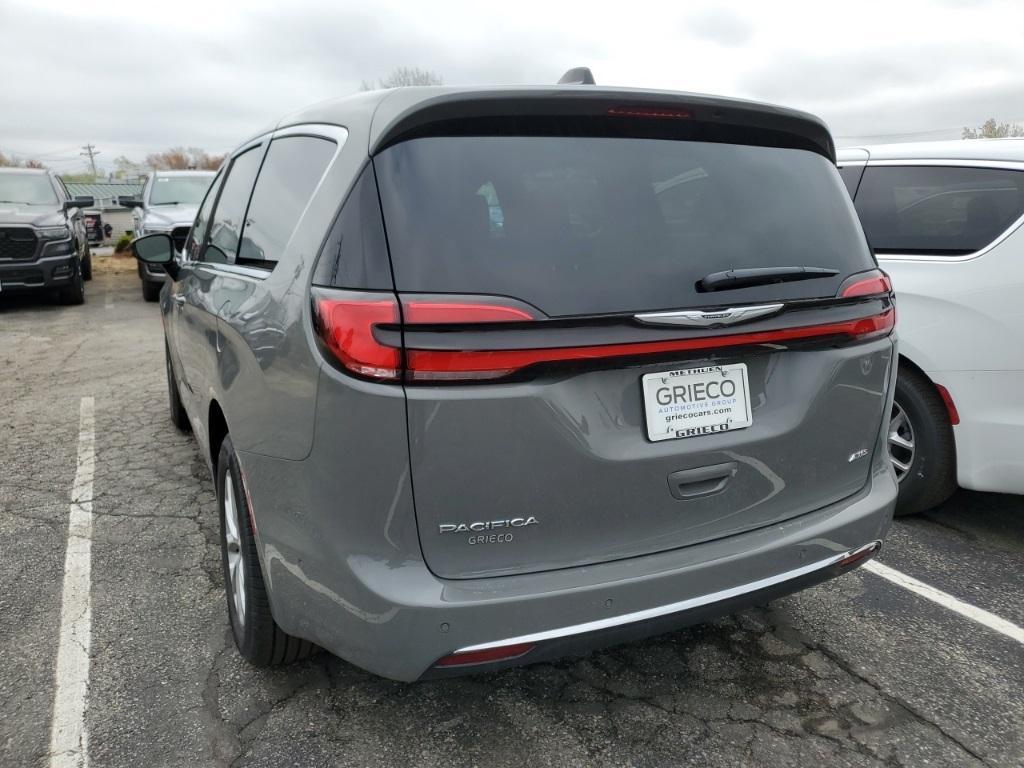 new 2025 Chrysler Pacifica car, priced at $45,531