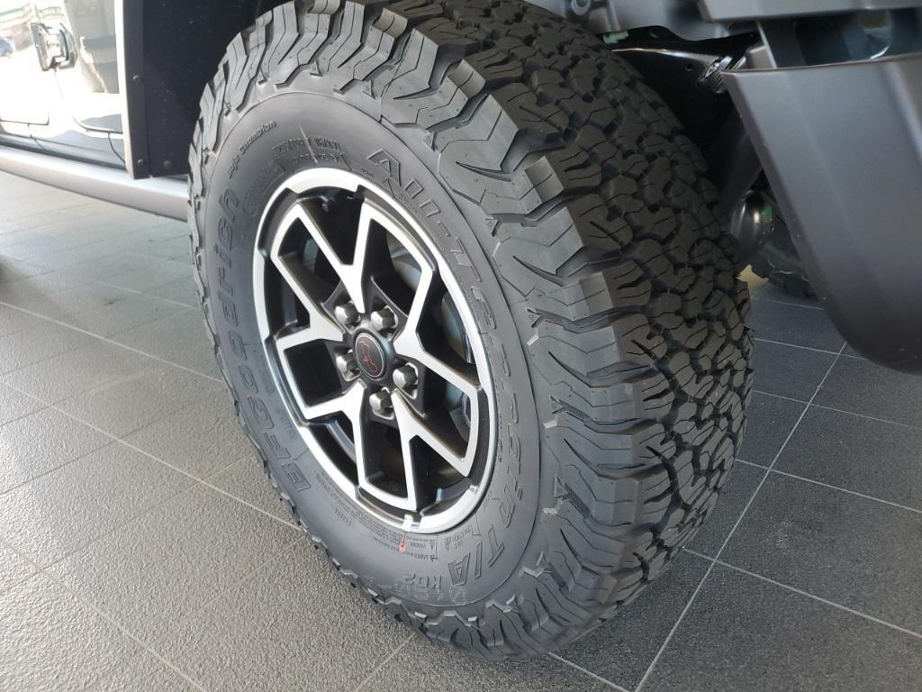 new 2025 Jeep Wrangler car, priced at $51,072