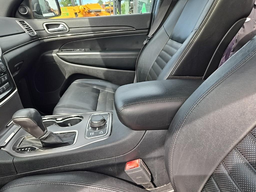 used 2020 Jeep Grand Cherokee car, priced at $23,989