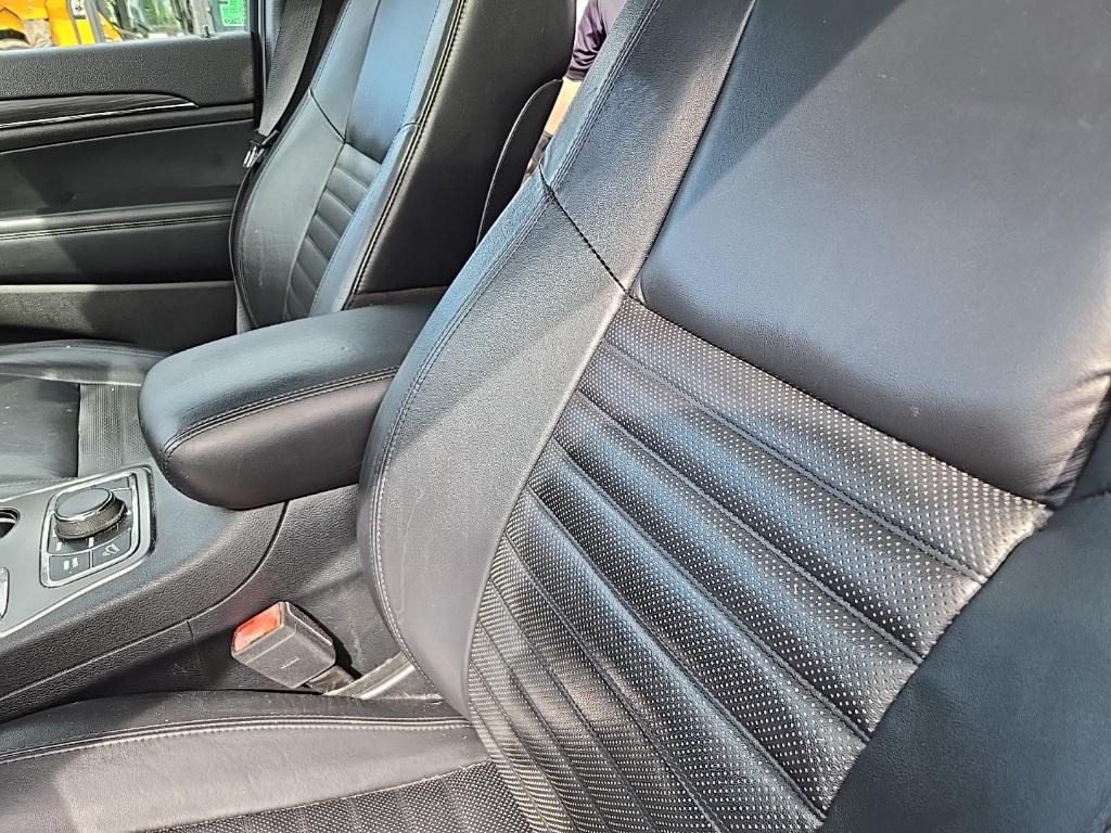 used 2020 Jeep Grand Cherokee car, priced at $23,989