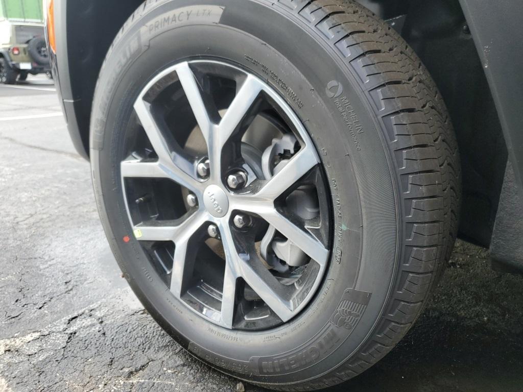new 2025 Jeep Grand Cherokee car, priced at $46,879
