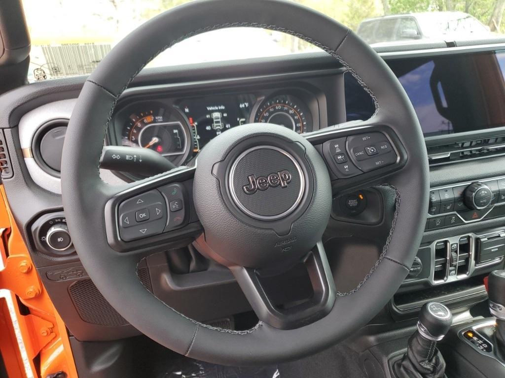 new 2025 Jeep Wrangler car, priced at $45,739