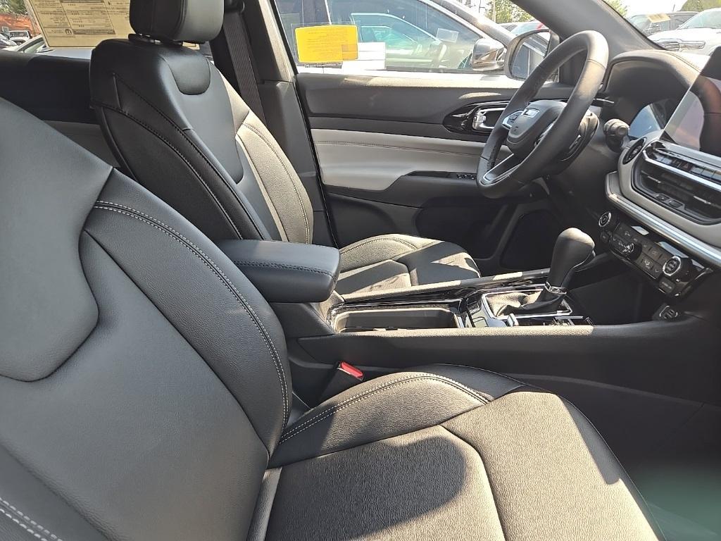 new 2025 Jeep Compass car, priced at $30,693