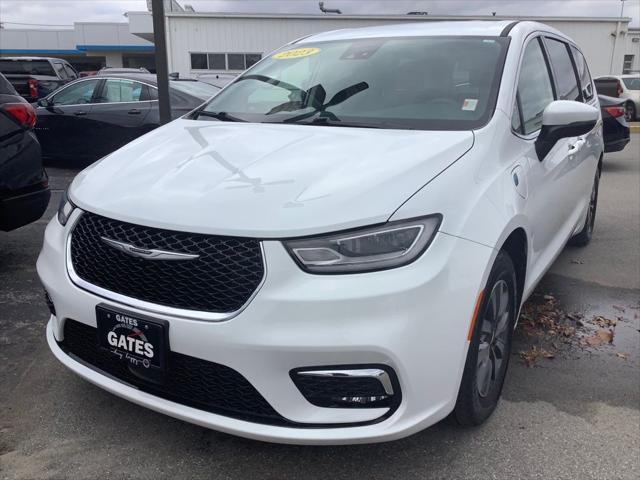 used 2023 Chrysler Pacifica Hybrid car, priced at $26,859