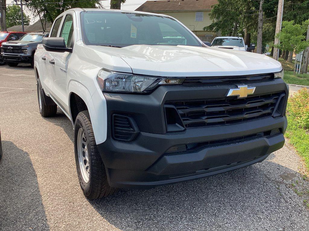 new 2025 Chevrolet Colorado car, priced at $34,630