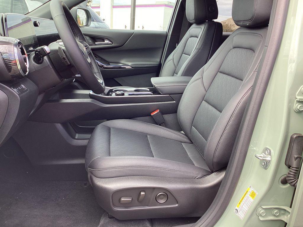 new 2026 Chevrolet Equinox car, priced at $34,540