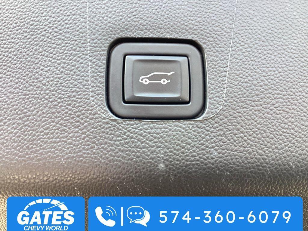 used 2023 Chevrolet Traverse car, priced at $36,266