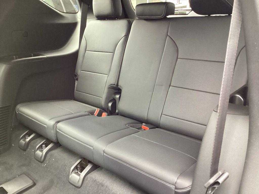 new 2026 Chevrolet Traverse car, priced at $47,115