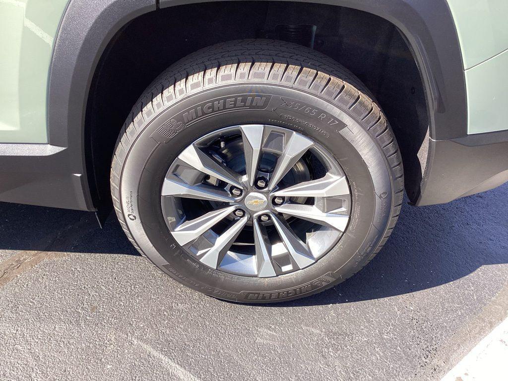 new 2026 Chevrolet Equinox car, priced at $35,810