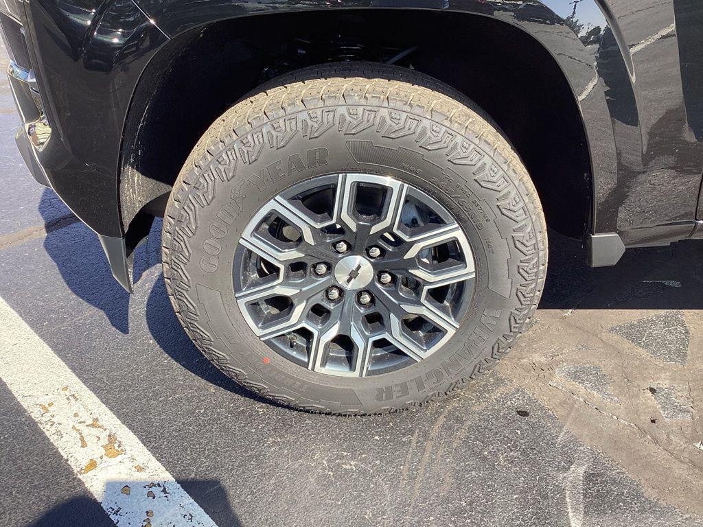 new 2025 Chevrolet Colorado car, priced at $47,040