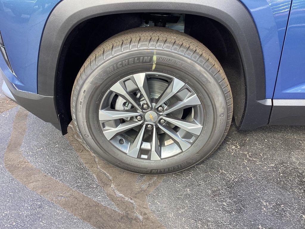 new 2026 Chevrolet Equinox car, priced at $34,870