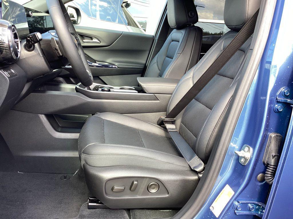 new 2026 Chevrolet Equinox car, priced at $34,870
