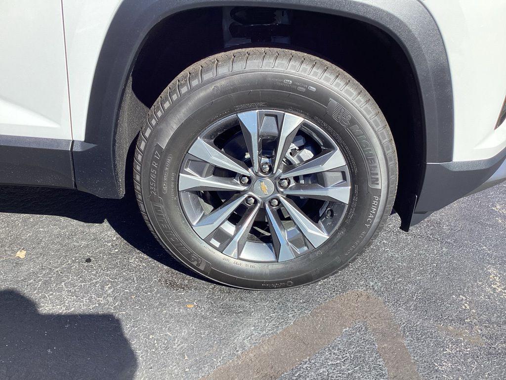 new 2026 Chevrolet Equinox car, priced at $32,495