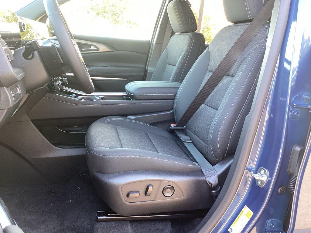 new 2026 Chevrolet Traverse car, priced at $44,695