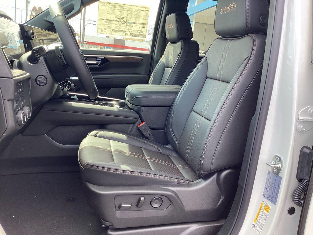 new 2025 Chevrolet Tahoe car, priced at $88,715