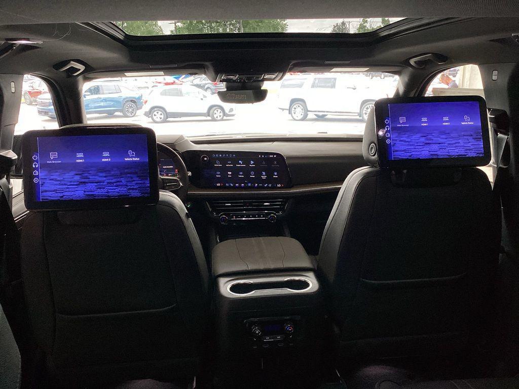 new 2025 Chevrolet Suburban car, priced at $100,250