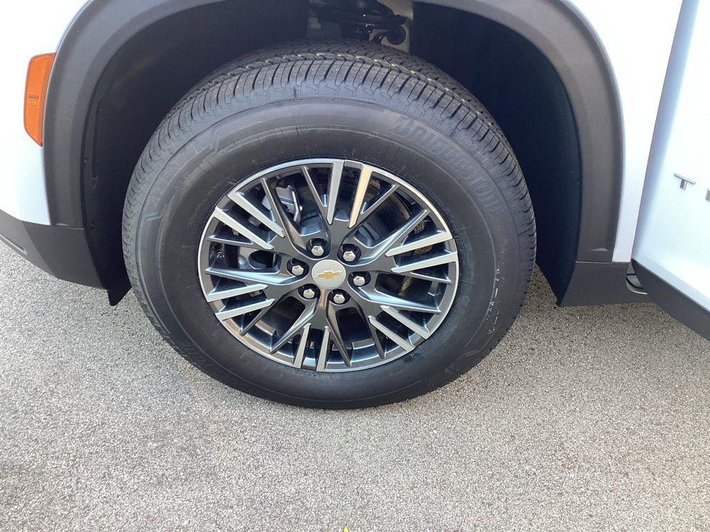 new 2026 Chevrolet Traverse car, priced at $45,690