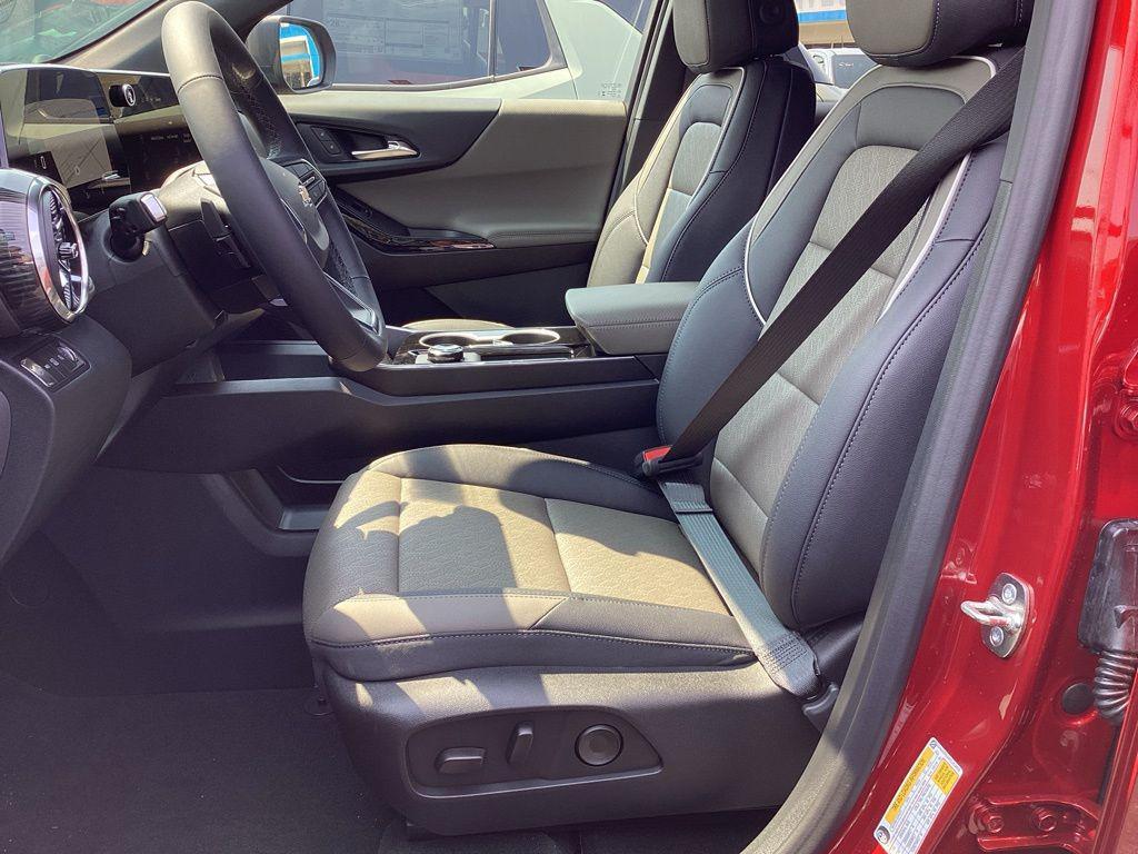 new 2026 Chevrolet Equinox car, priced at $35,980