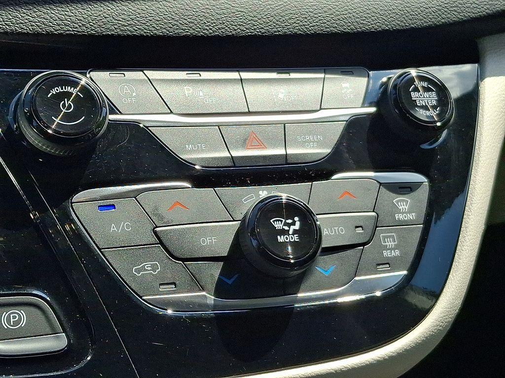 used 2023 Chrysler Pacifica car, priced at $23,495