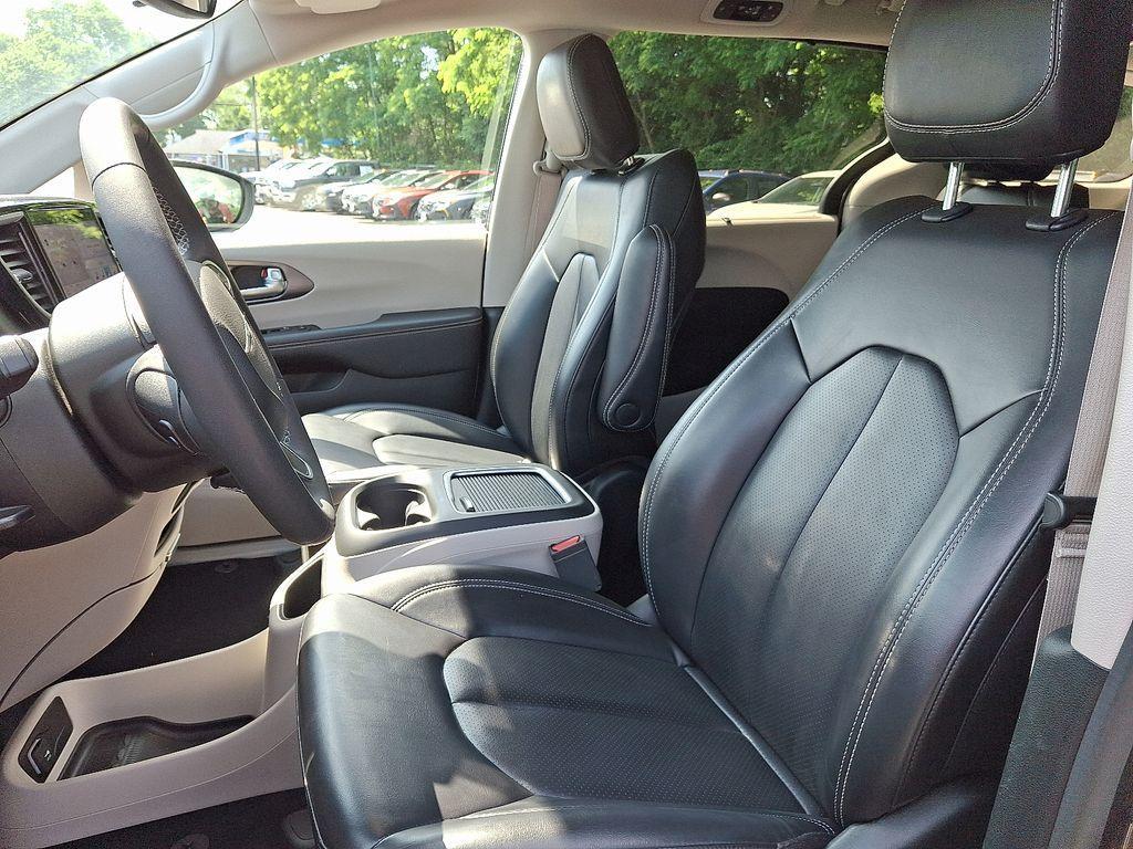 used 2023 Chrysler Pacifica car, priced at $23,495
