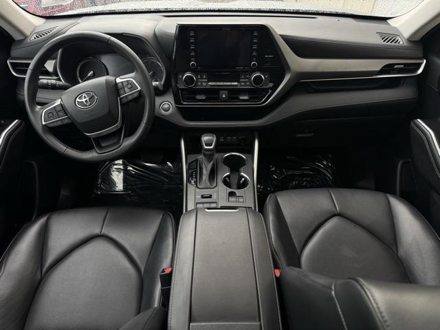 used 2022 Toyota Highlander car, priced at $40,499