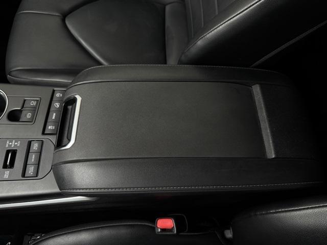 used 2022 Toyota Highlander car, priced at $40,499