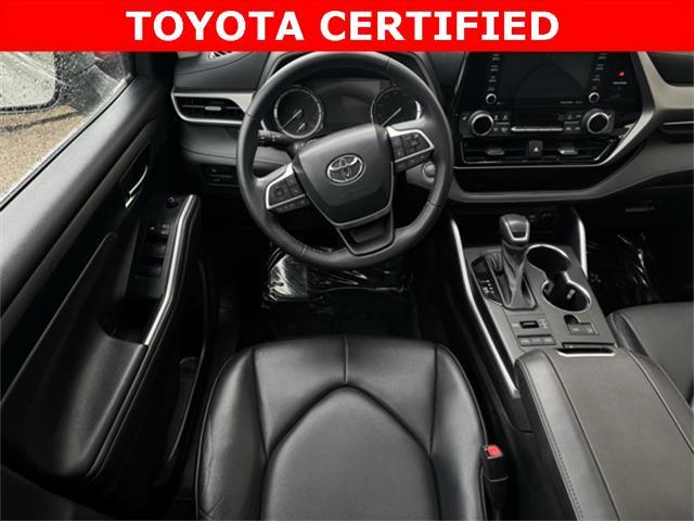used 2022 Toyota Highlander car, priced at $40,499