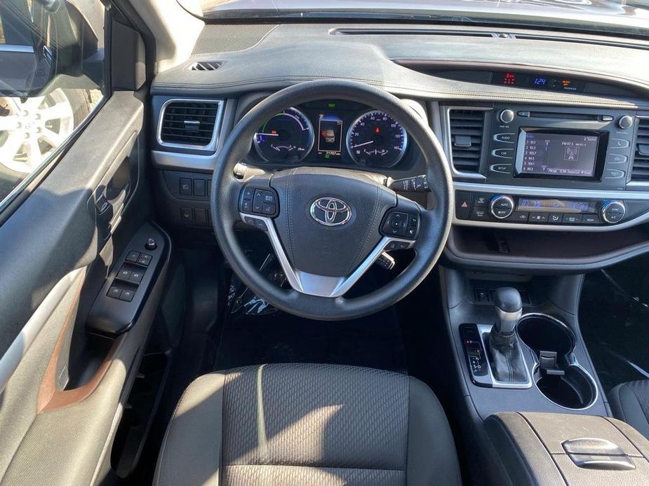 used 2017 Toyota Highlander Hybrid car, priced at $27,700