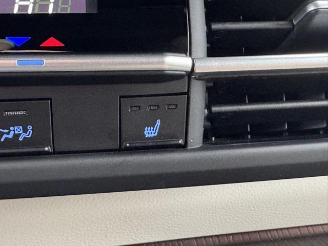 used 2023 Toyota Sienna car, priced at $45,599