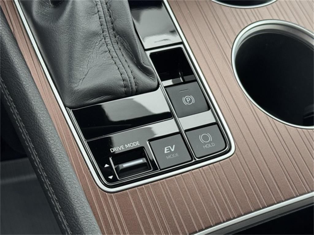 used 2023 Toyota Sienna car, priced at $45,599