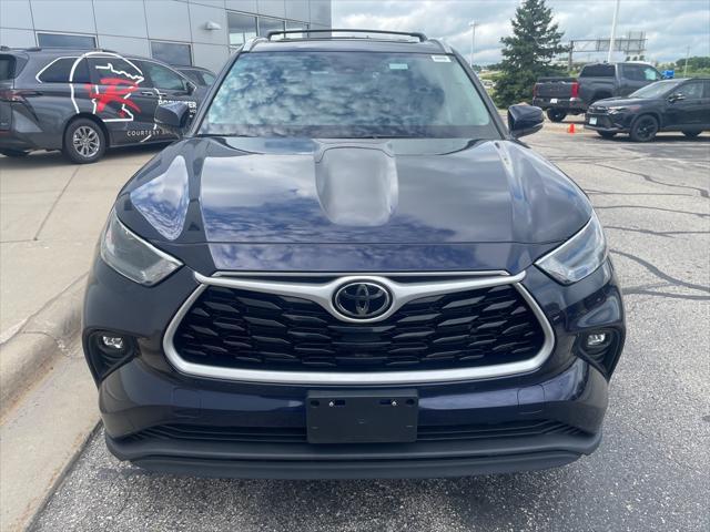 used 2022 Toyota Highlander car, priced at $41,798