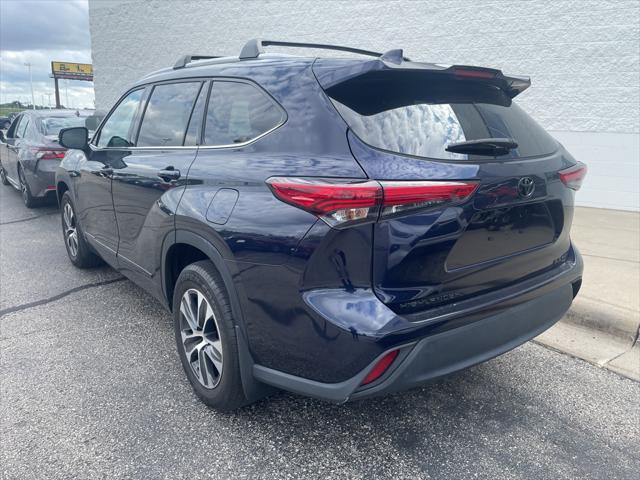 used 2022 Toyota Highlander car, priced at $41,798