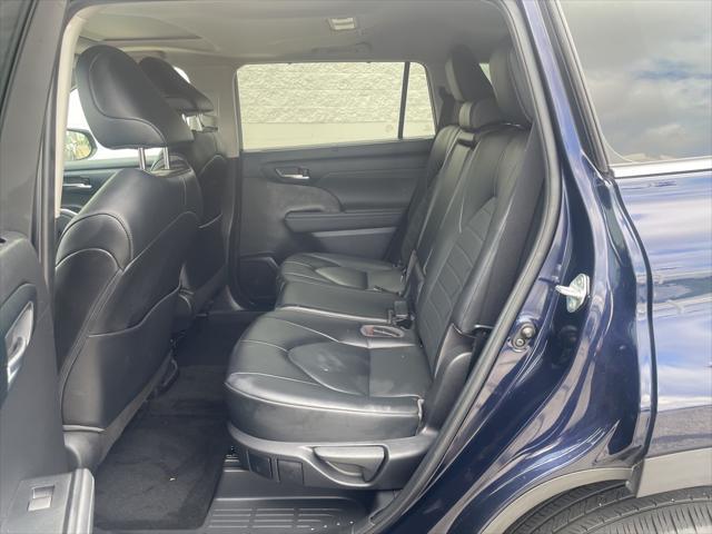 used 2022 Toyota Highlander car, priced at $41,798