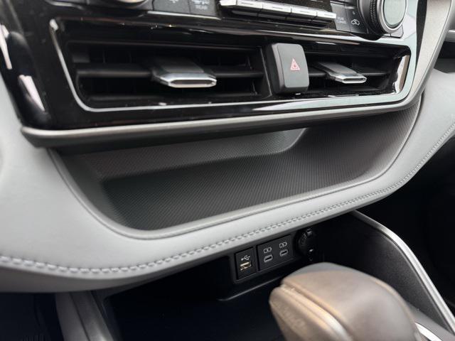 used 2024 Toyota Highlander car, priced at $41,499