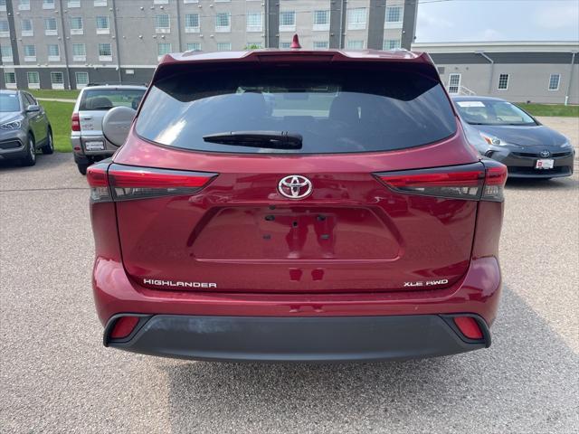 used 2022 Toyota Highlander car, priced at $42,500