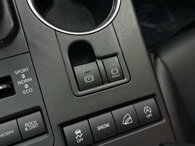 used 2022 Toyota Highlander car, priced at $42,500