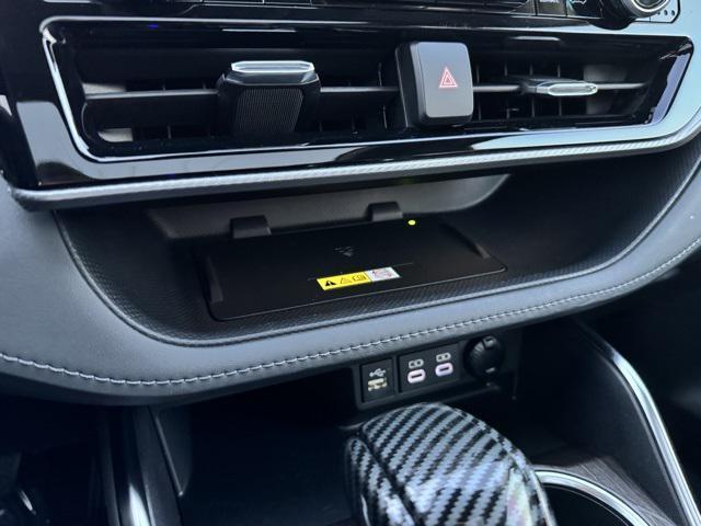 used 2023 Toyota Highlander car, priced at $39,999