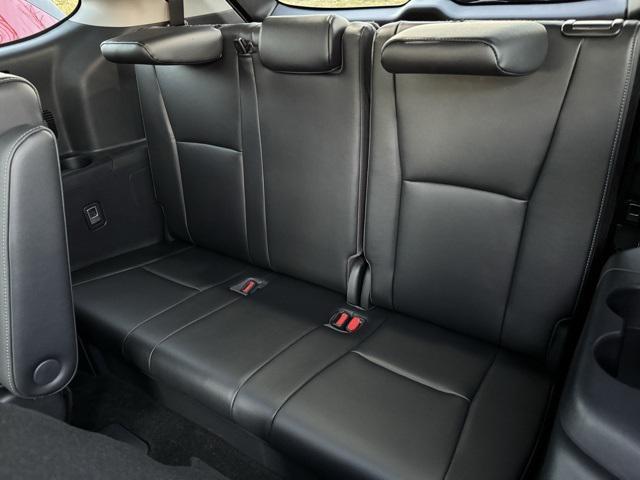 used 2023 Toyota Highlander car, priced at $39,999