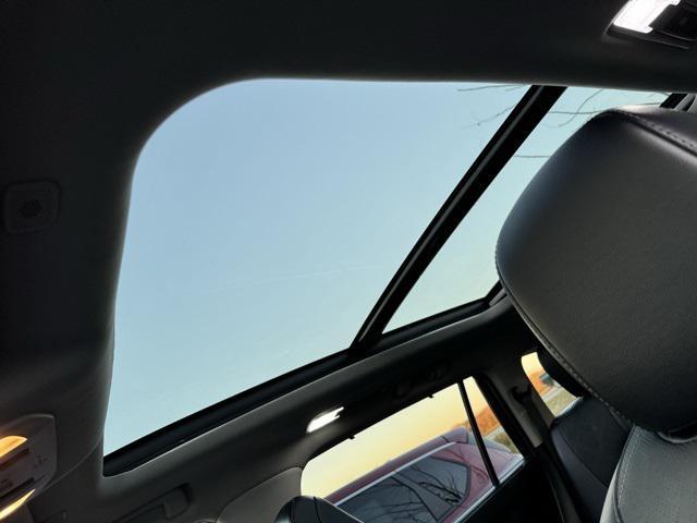 used 2023 Toyota Highlander car, priced at $39,999