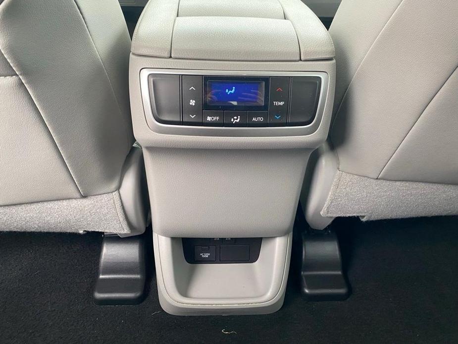 used 2019 Toyota Highlander car, priced at $29,500